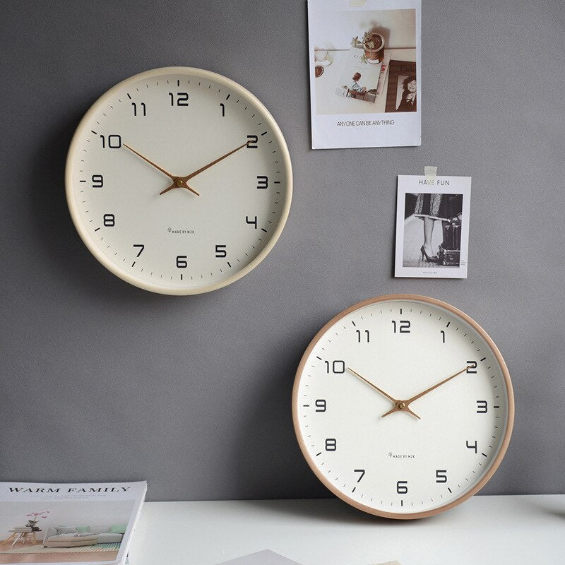 Skandinavische Wanduhr aus Holz – Minimalistisches Design